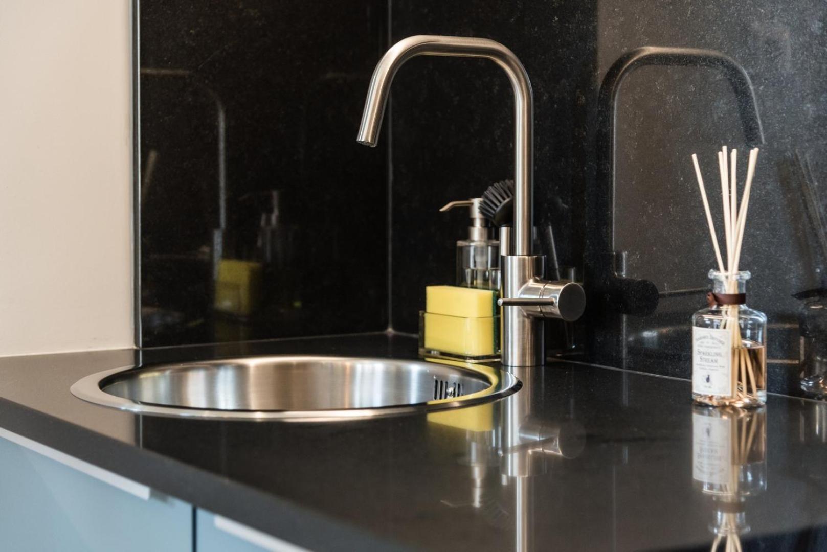 Guestready - Chic Retreat In The Heart Of Porto Apartman Kültér fotó