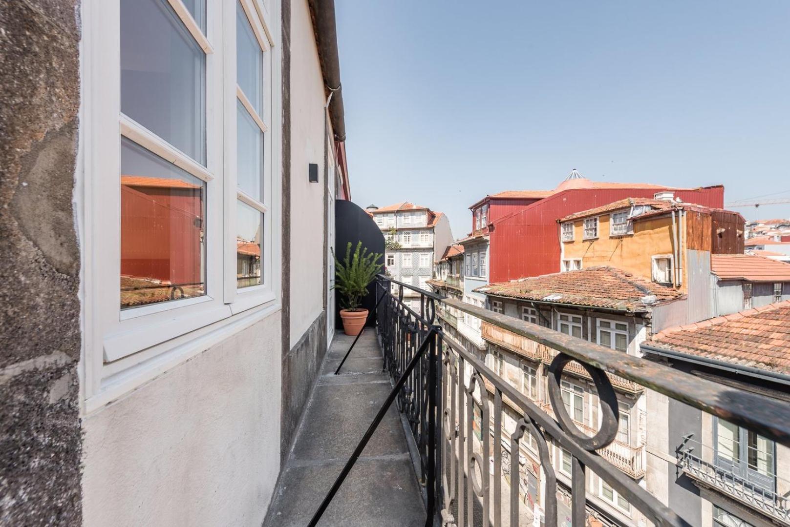 Guestready - Chic Retreat In The Heart Of Porto Apartman Kültér fotó